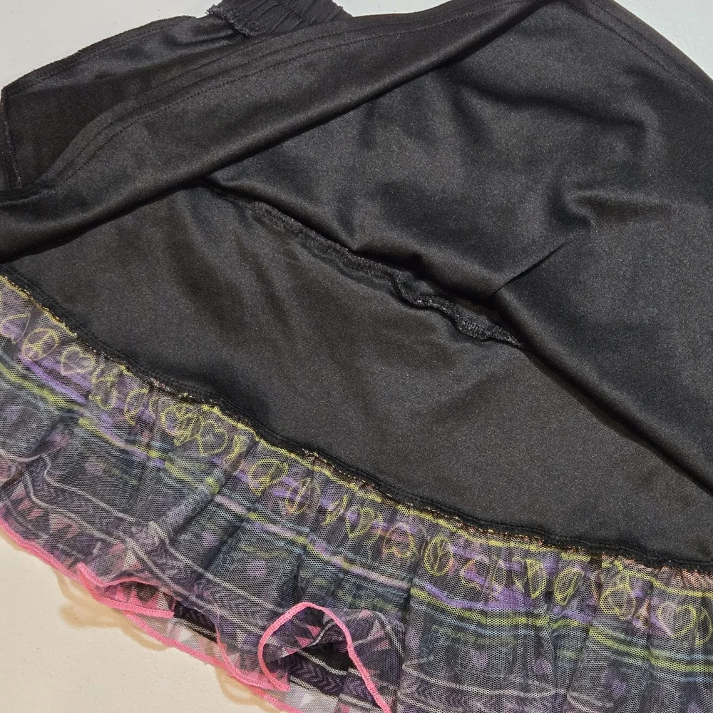 Hello Kitty Girls M Black and Pink Patterned Skirt - Picture 5 of 7